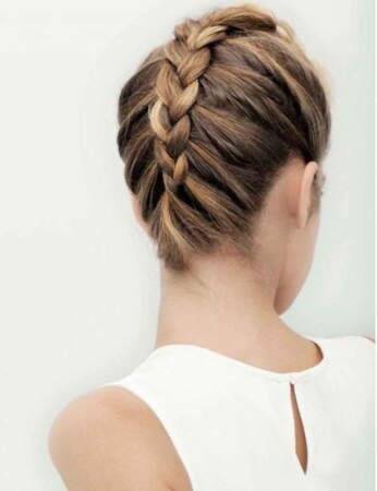 Épilation laser femme nuque à Aubagne pour éliminer les poils et obtenir une finition nette et esthétique