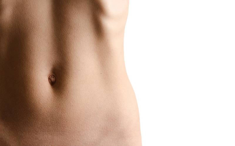 Épilation laser femme ventre et ligne abdominale à Marseille 13004 pour réduire les poils et améliorer l’aspect de la peau
