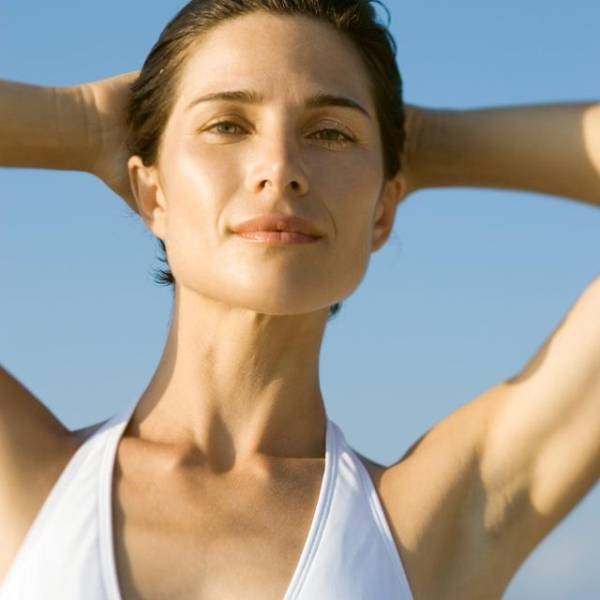 Épilation laser femme bras complets à Marseille 13012 Saint-Barnabé pour affiner la pilosité et obtenir un rendu naturel harmonieux