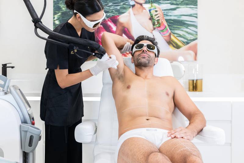 Épilation laser homme bras complets et avant bras à Marseille Vieille Chapelle 13008 pour réduire la densité des poils et obtenir un rendu naturel.